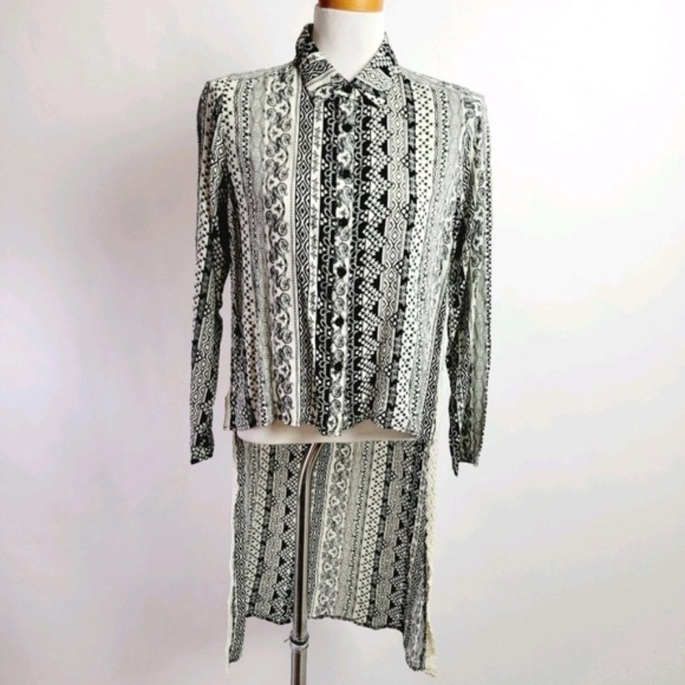 Andree medium hi low top nwt